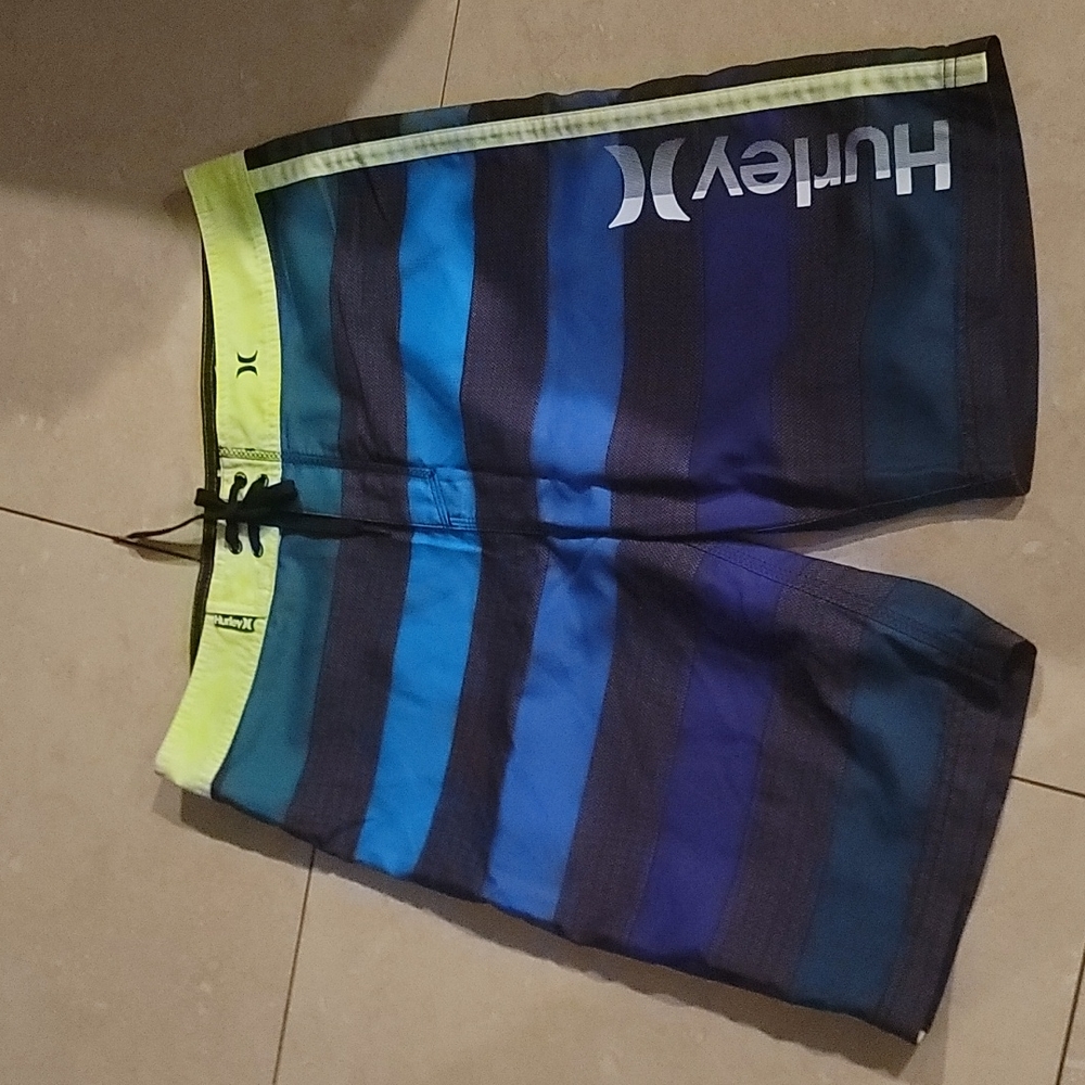 Hurley Men Board Shorts (new without tag?